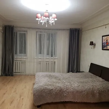 Апартаменти Flat In The City Center